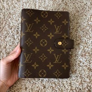 SOLD Louis Vuitton agenda mm
